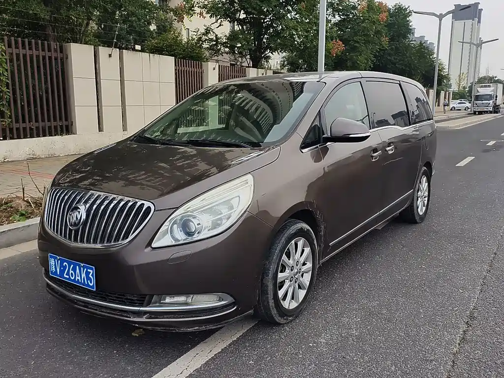 Buick GL8 — миниатюра 2