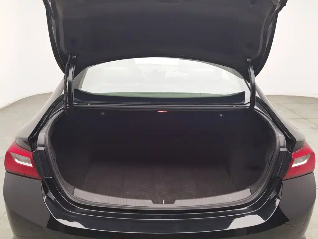 Chevrolet Malibu XL — миниатюра 16