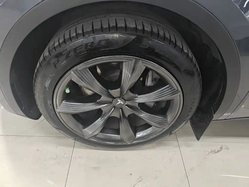 Tesla Model Y — миниатюра 23