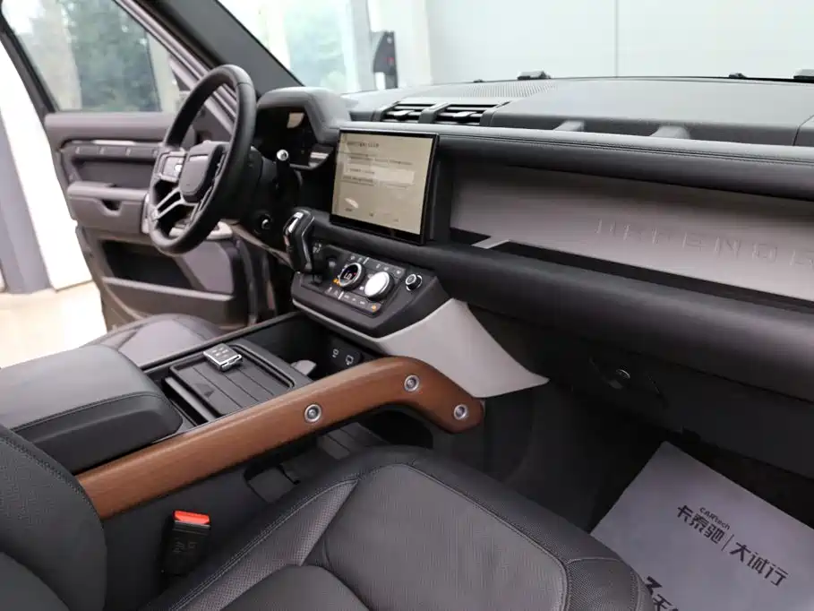 Land Rover Defender — миниатюра 22