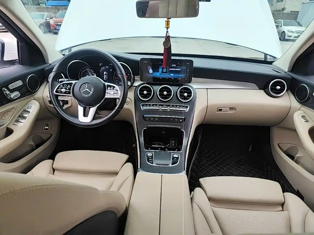 Mercedes-Benz C-Class — миниатюра 10