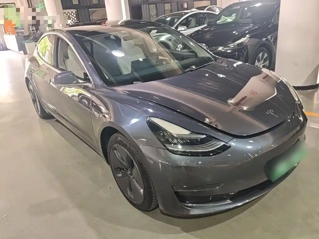 Tesla Model 3 — миниатюра 4