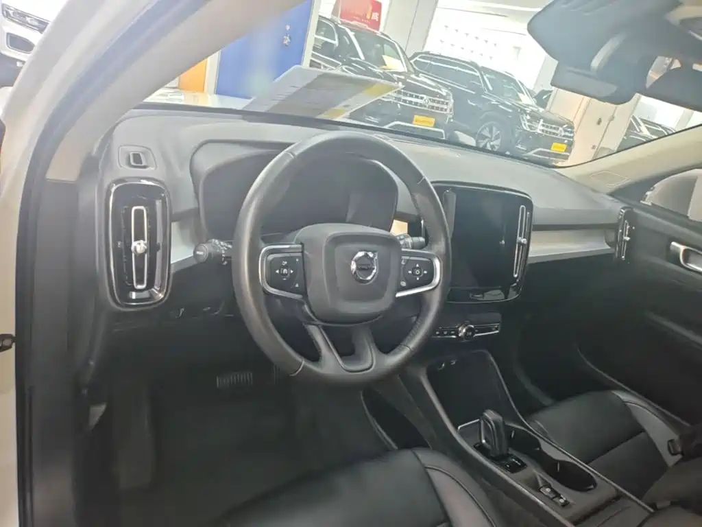 Volvo XC40 — миниатюра 10