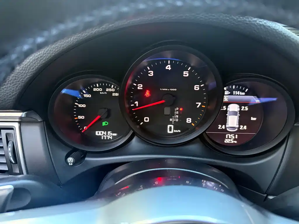 Porsche Macan — миниатюра 16