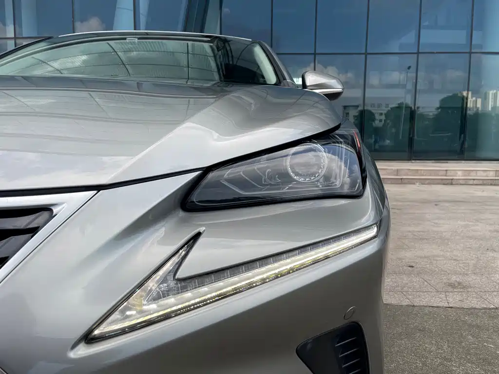 Lexus NX — миниатюра 9