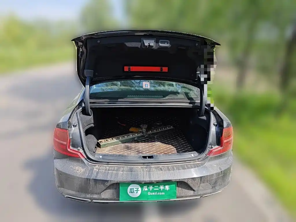Volvo S90 — миниатюра 10