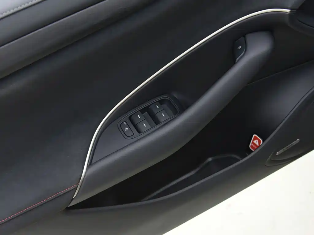 Xiaomi SU7 — миниатюра 8