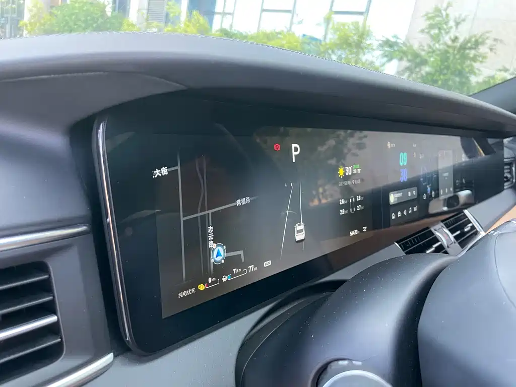 Li Auto Li ONE — миниатюра 10
