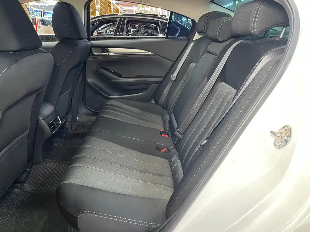 Mazda Atenza — миниатюра 9