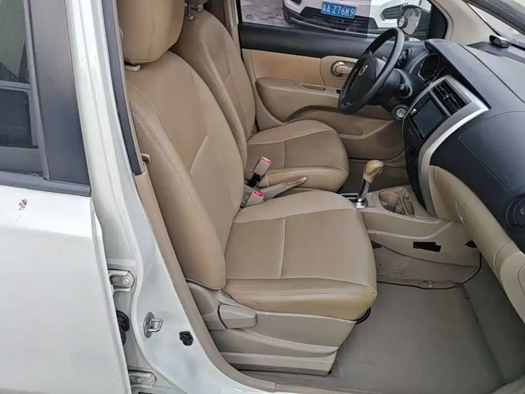 Nissan Livina — миниатюра 25