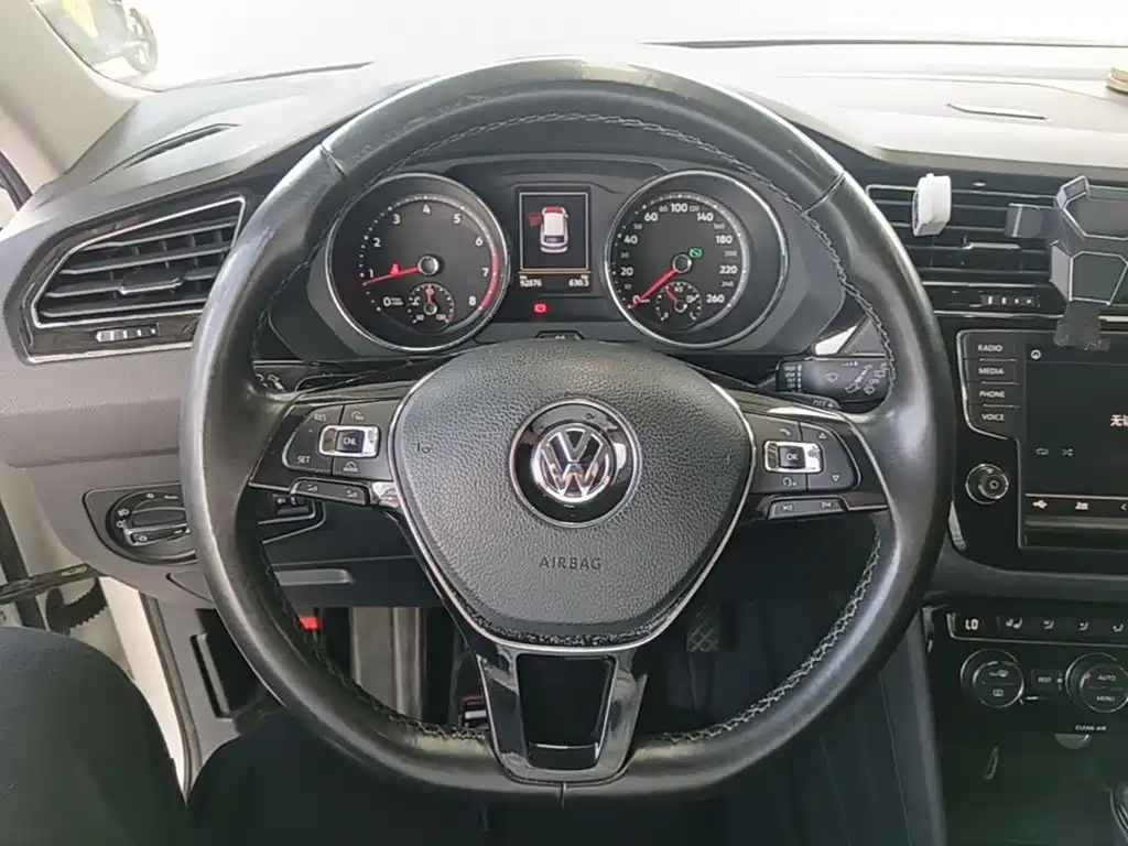 Volkswagen Tiguan L — миниатюра 11