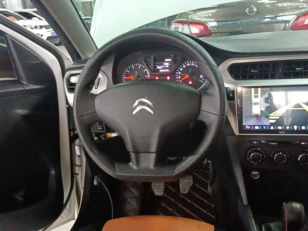 Citroen Elysee — миниатюра 11