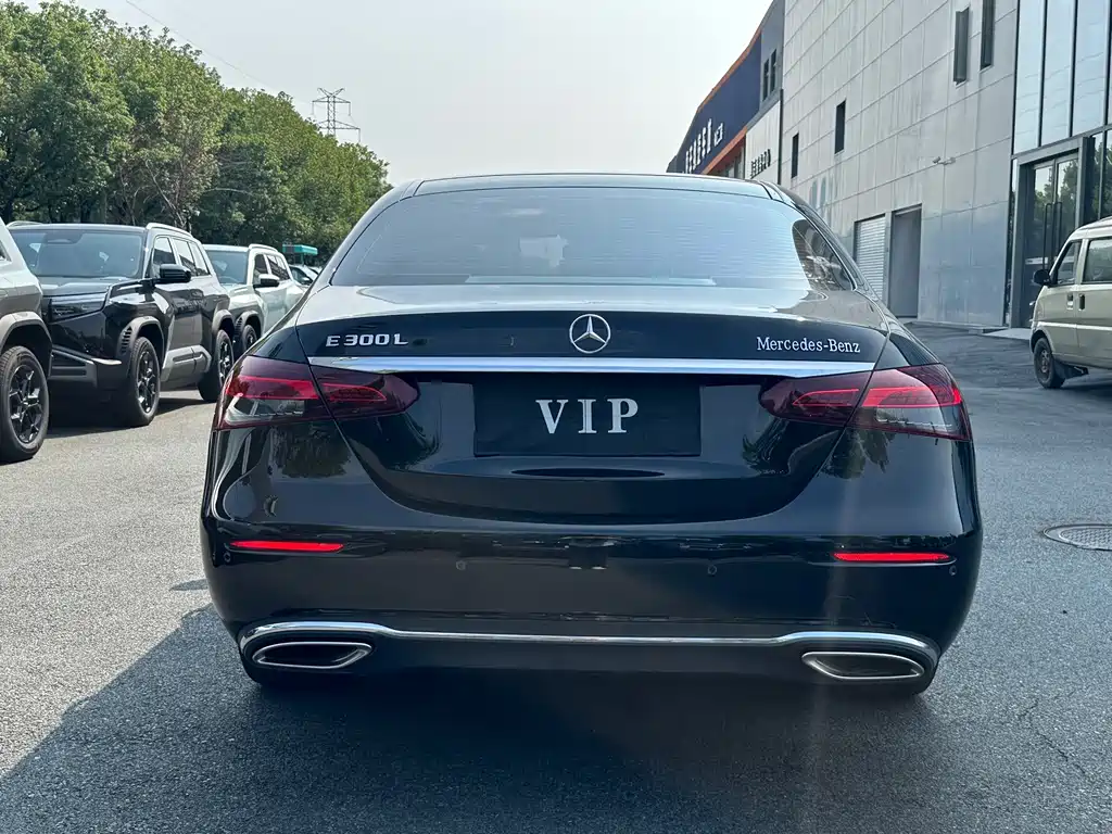 Mercedes-Benz E-Class — миниатюра 15