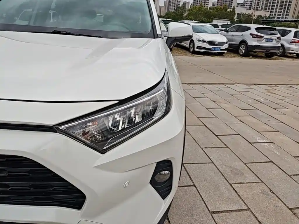 Toyota RAV4 — миниатюра 24