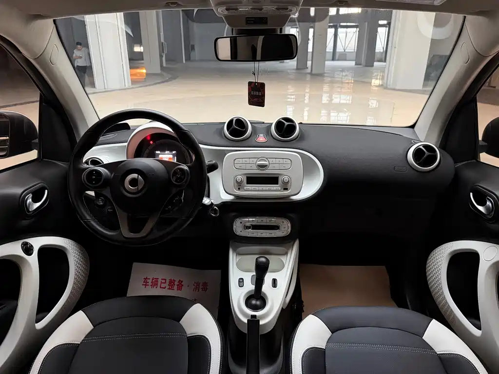 smart Smart Fortwo — миниатюра 9
