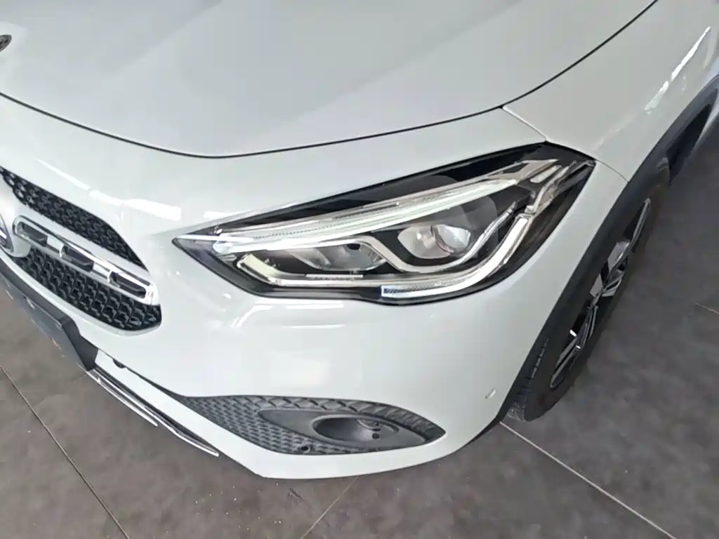 Mercedes-Benz GLA — миниатюра 24