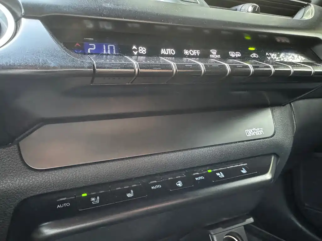 Lexus UX New Energy — миниатюра 9