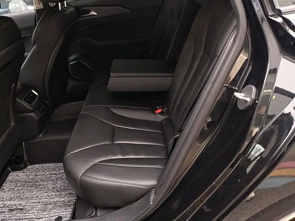 Hongqi Hongqi H5 — миниатюра 17