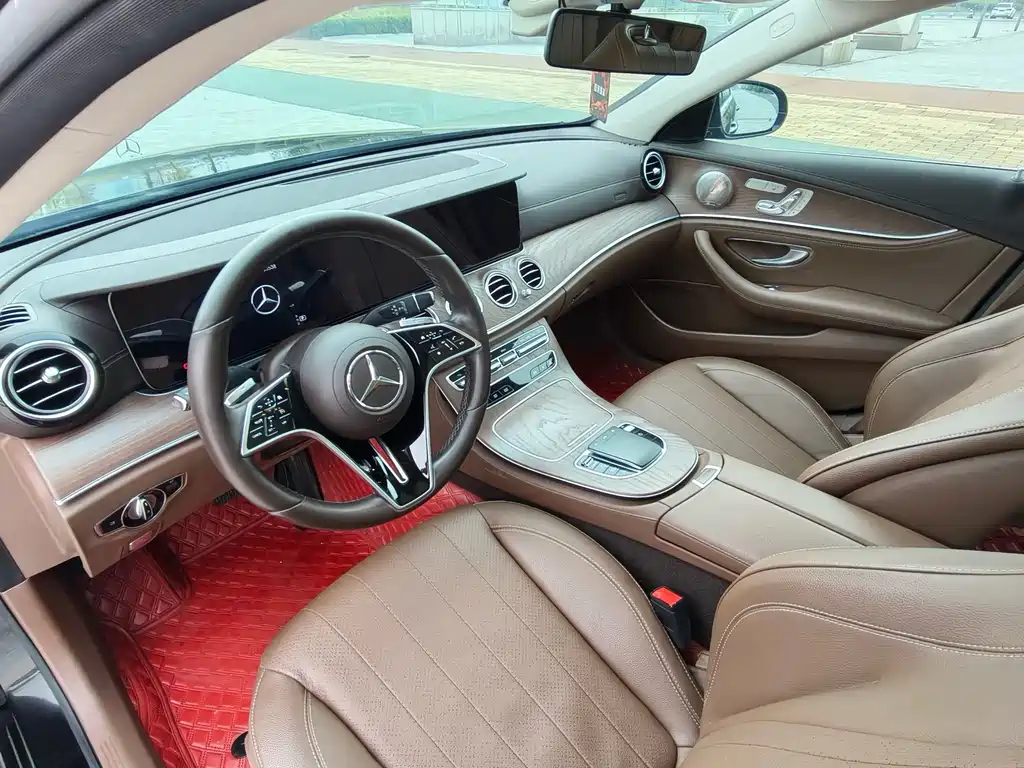 Mercedes-Benz E-Class — миниатюра 12