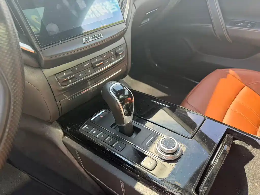 Maserati Ghibli — миниатюра 6