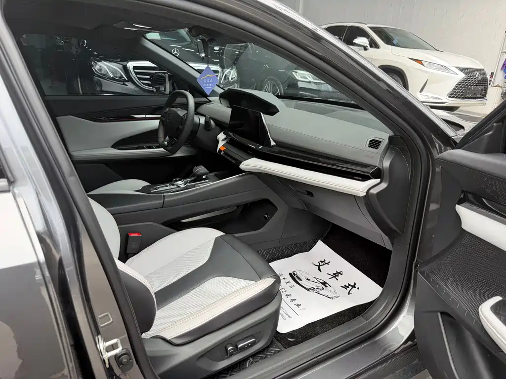 Changan UNI-V iDD — миниатюра 4