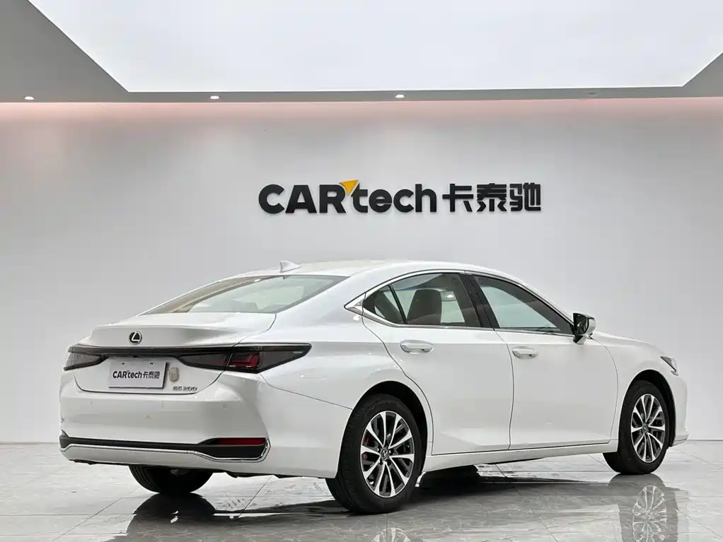 Lexus ES — миниатюра 5
