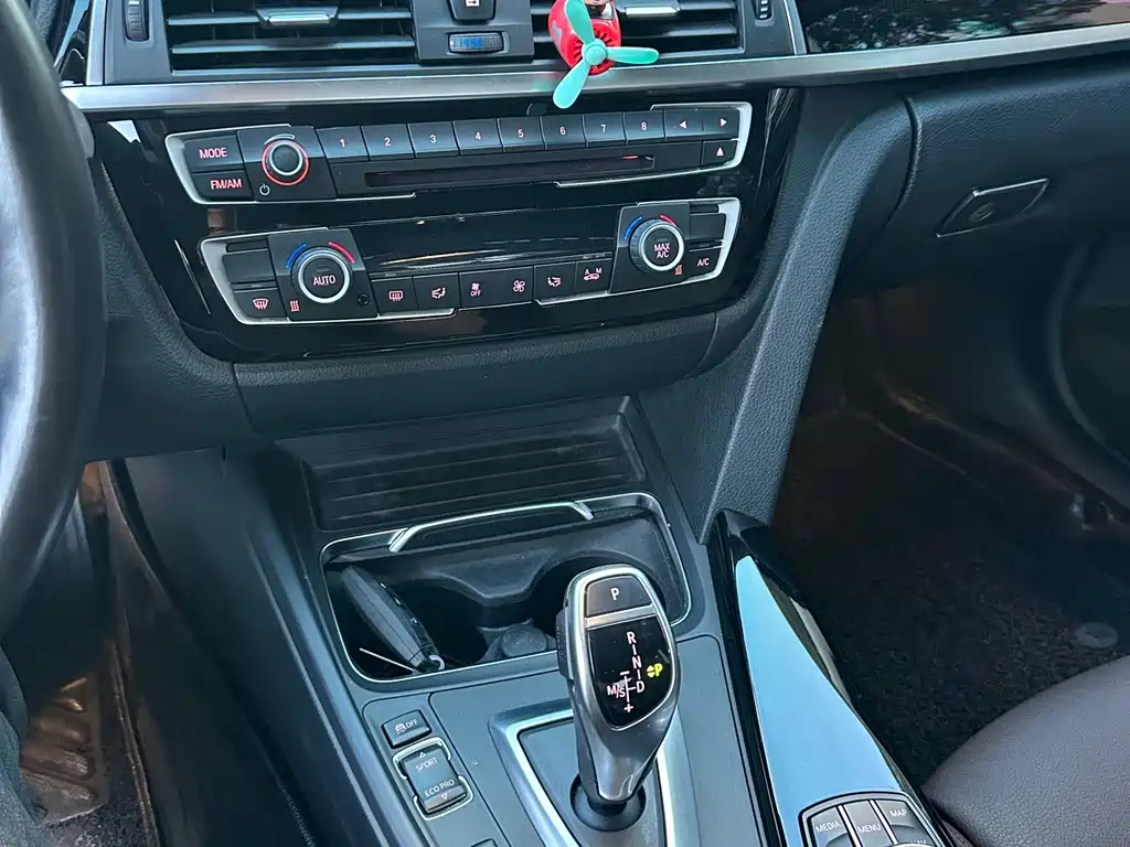 BMW 3 Series — миниатюра 13