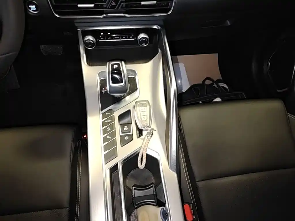 Geely Binyue — миниатюра 14
