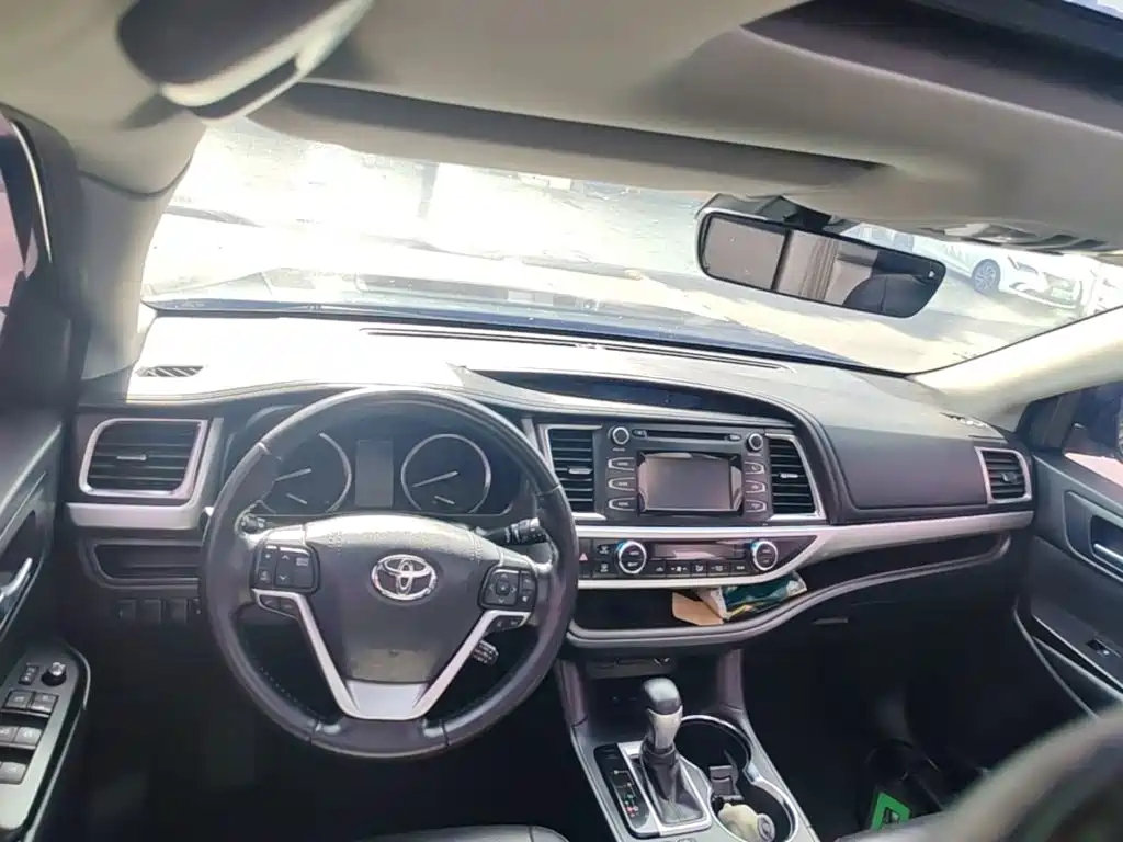 Toyota Highlander — миниатюра 14