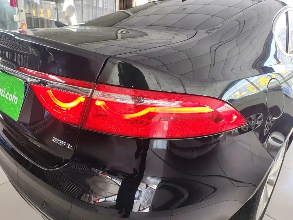 Jaguar XFL — миниатюра 8