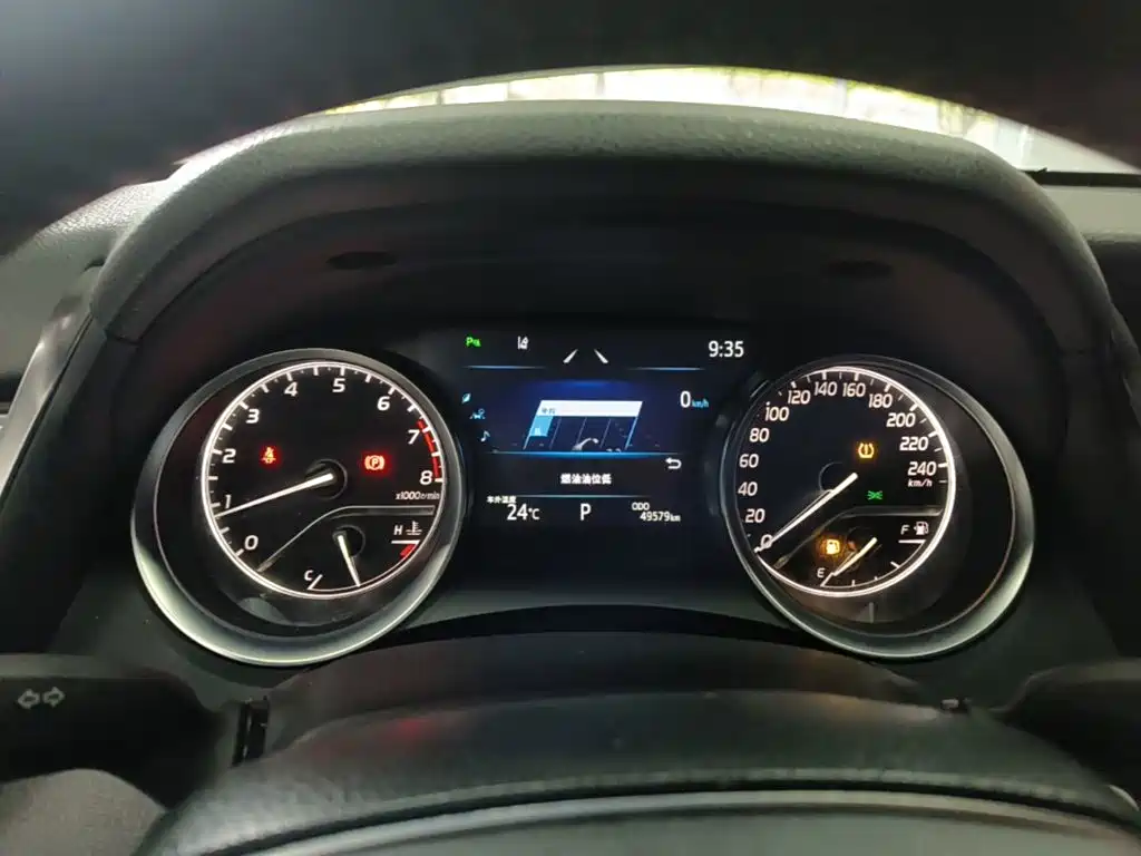 Toyota Camry — миниатюра 12