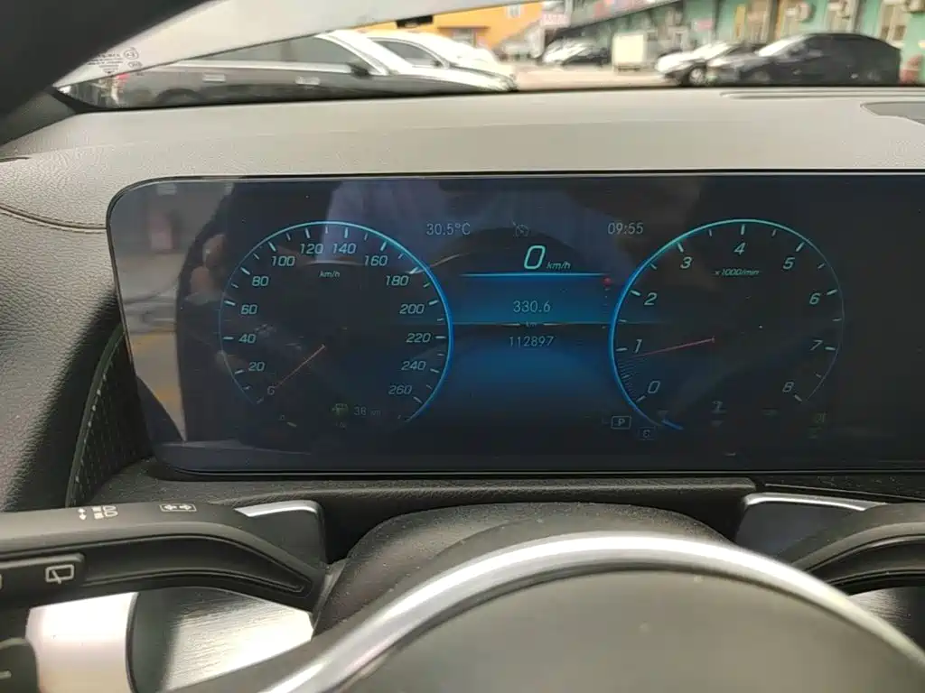Mercedes-Benz GLB — миниатюра 12
