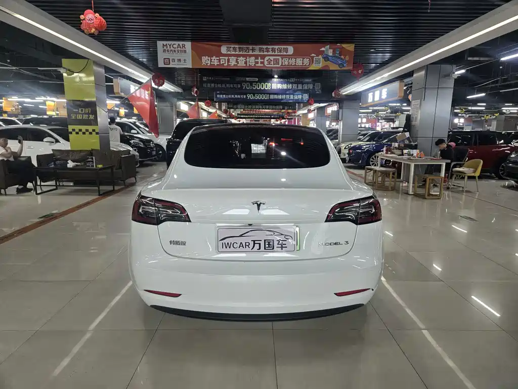 Tesla Model 3 — миниатюра 9