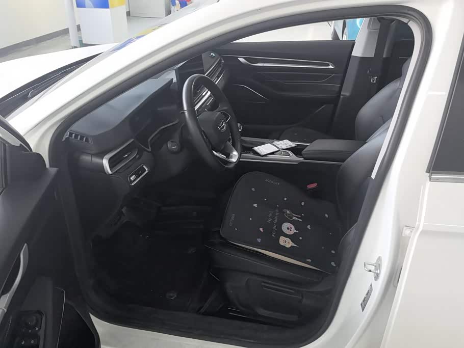 Geely Emgrand 1.5 л 2024 г. Белый, пробег 45300 км