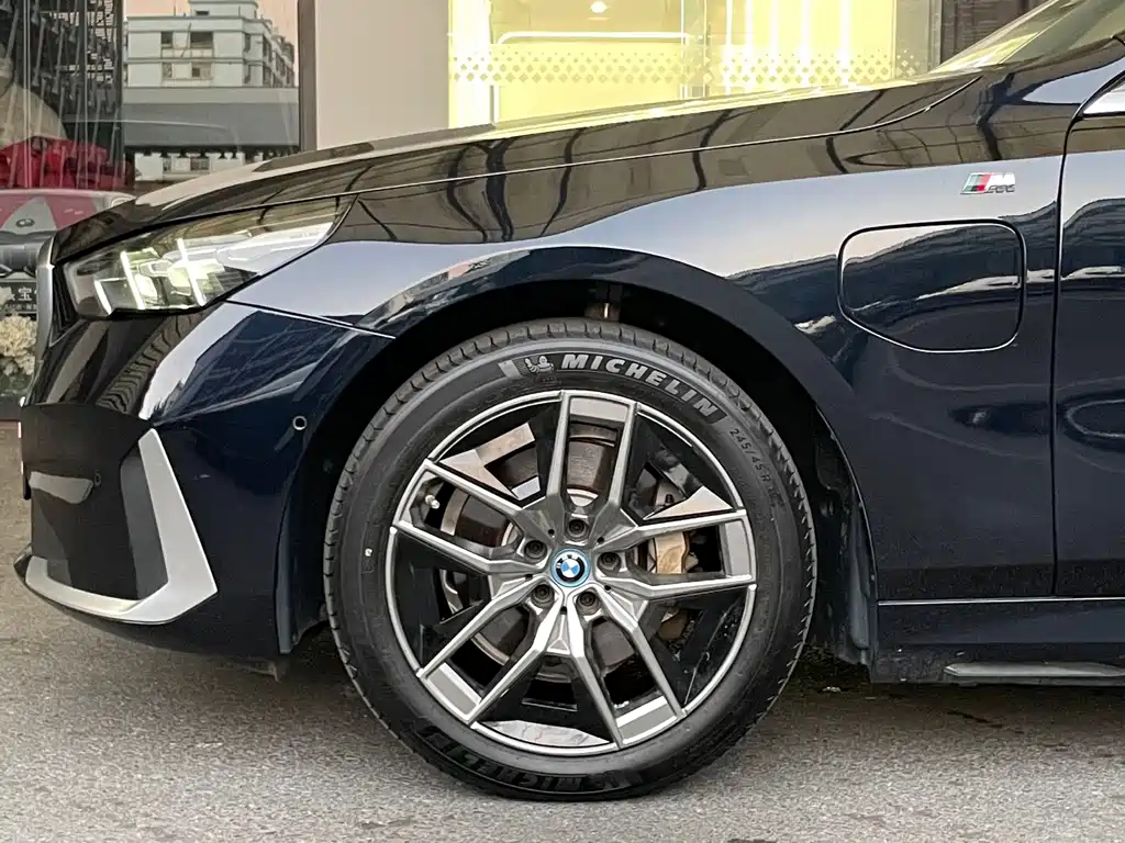 BMW i5 — миниатюра 3