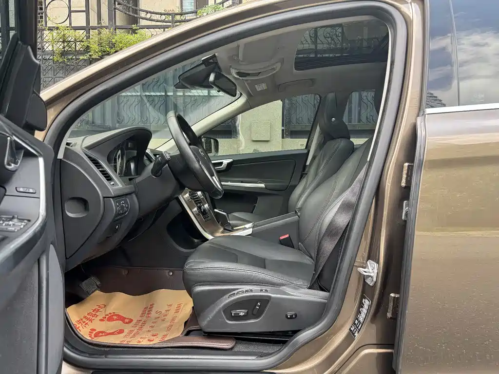 Volvo XC60 — миниатюра 5