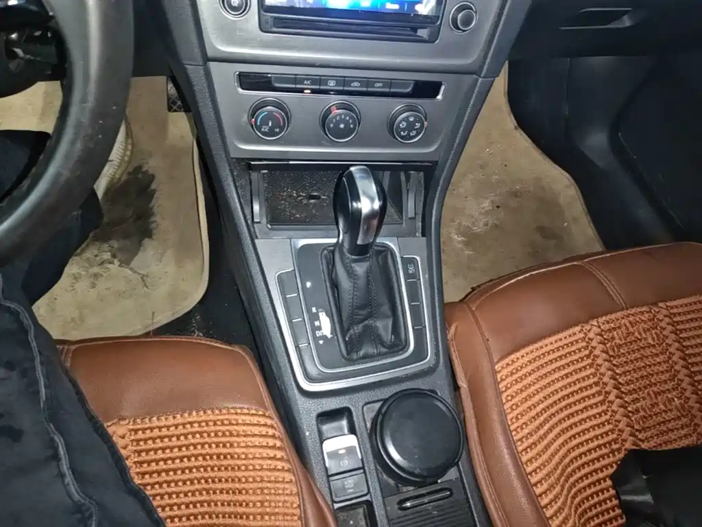 Volkswagen Golf — миниатюра 14
