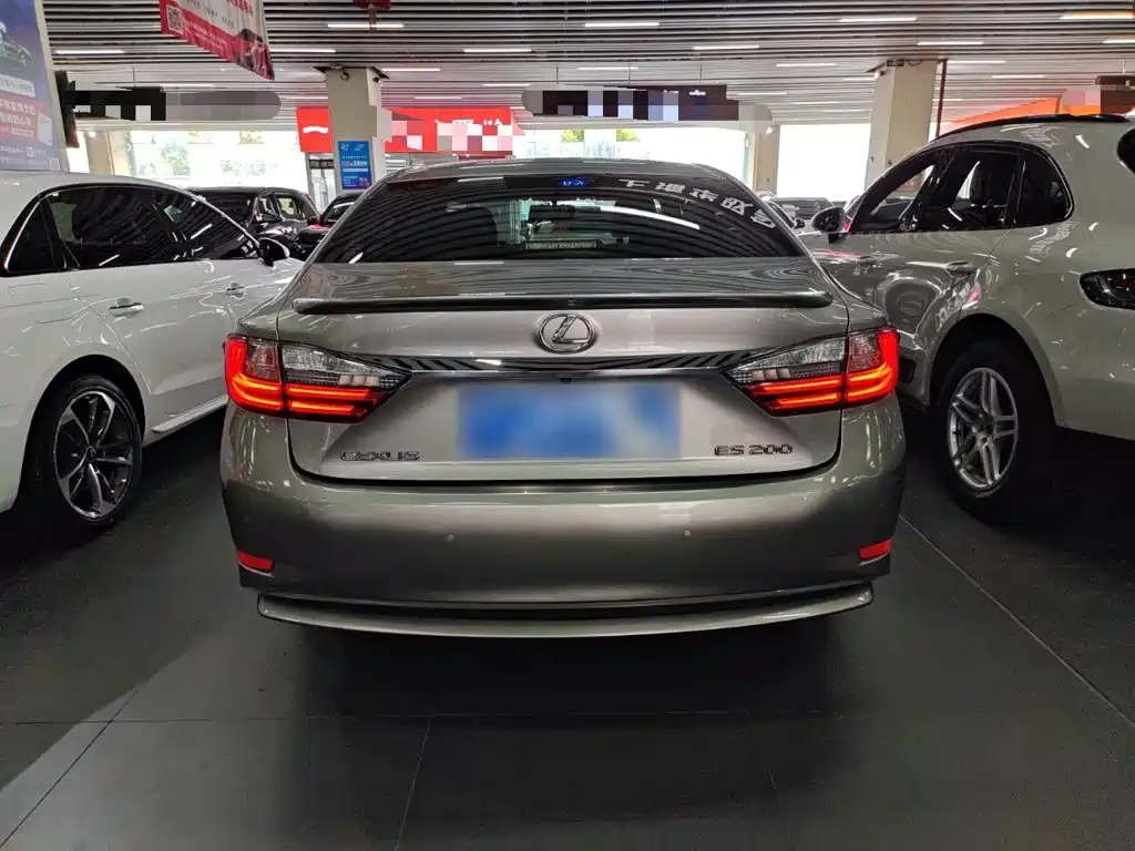 Lexus ES — миниатюра 7