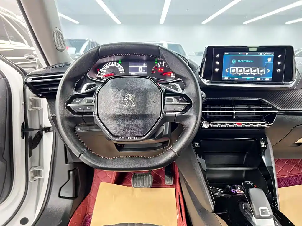 Peugeot 2008 — миниатюра 10
