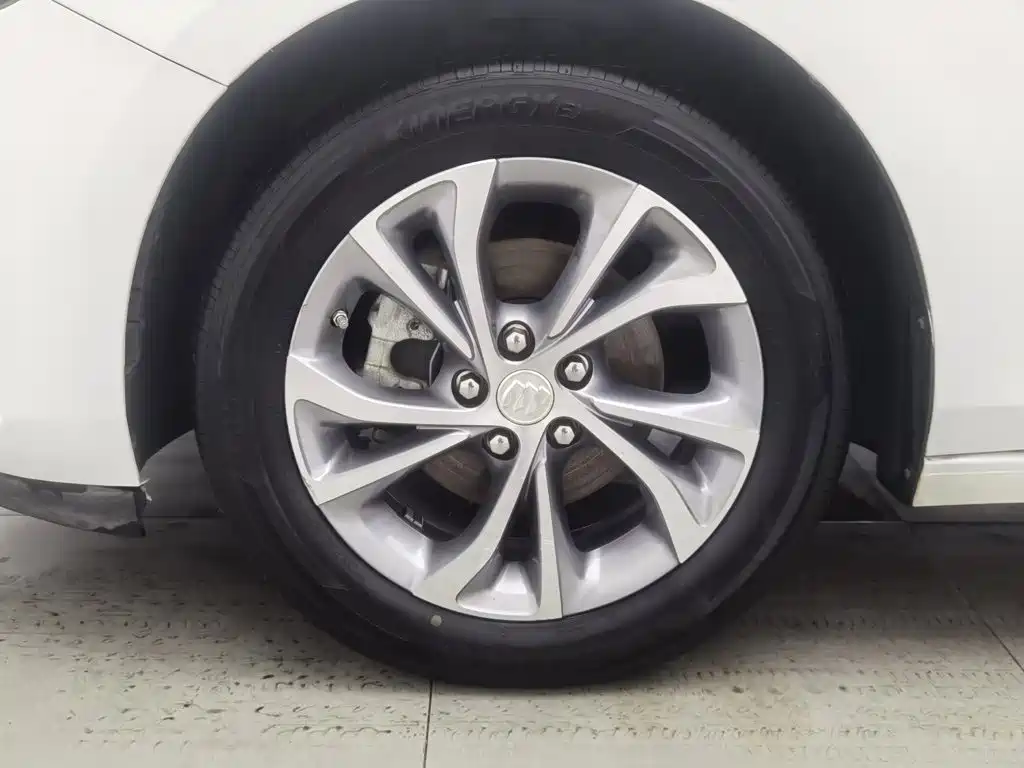 Buick Verano — миниатюра 17