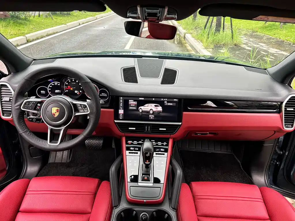 Porsche Cayenne — миниатюра 6