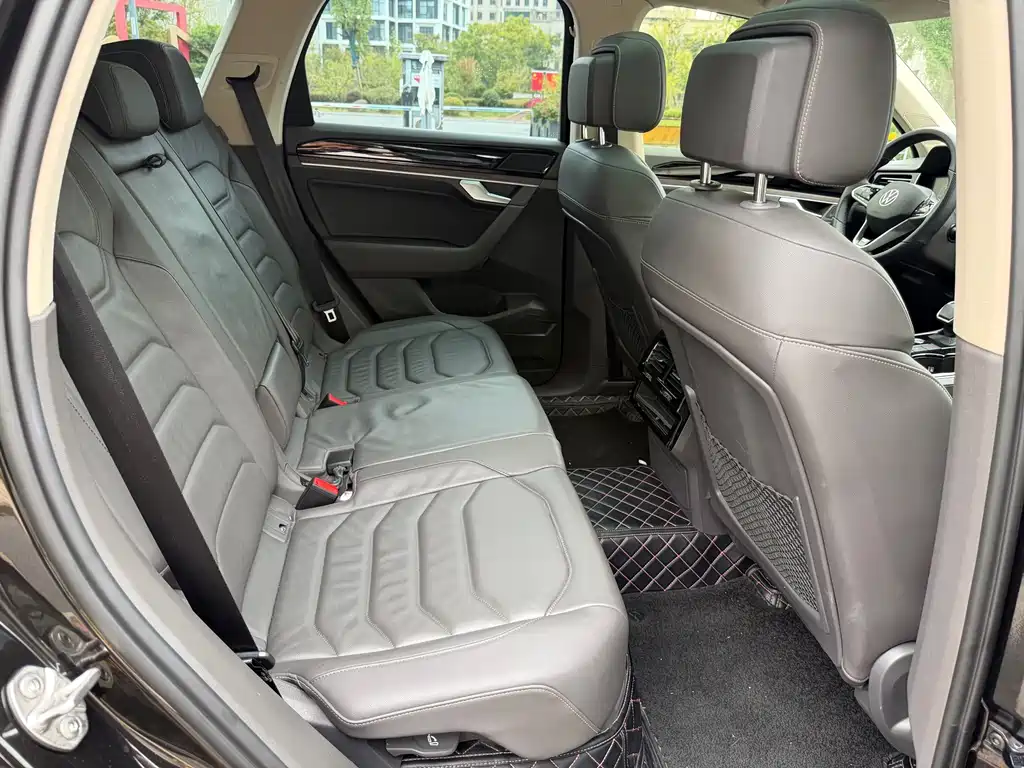 Volkswagen Touareg — миниатюра 11