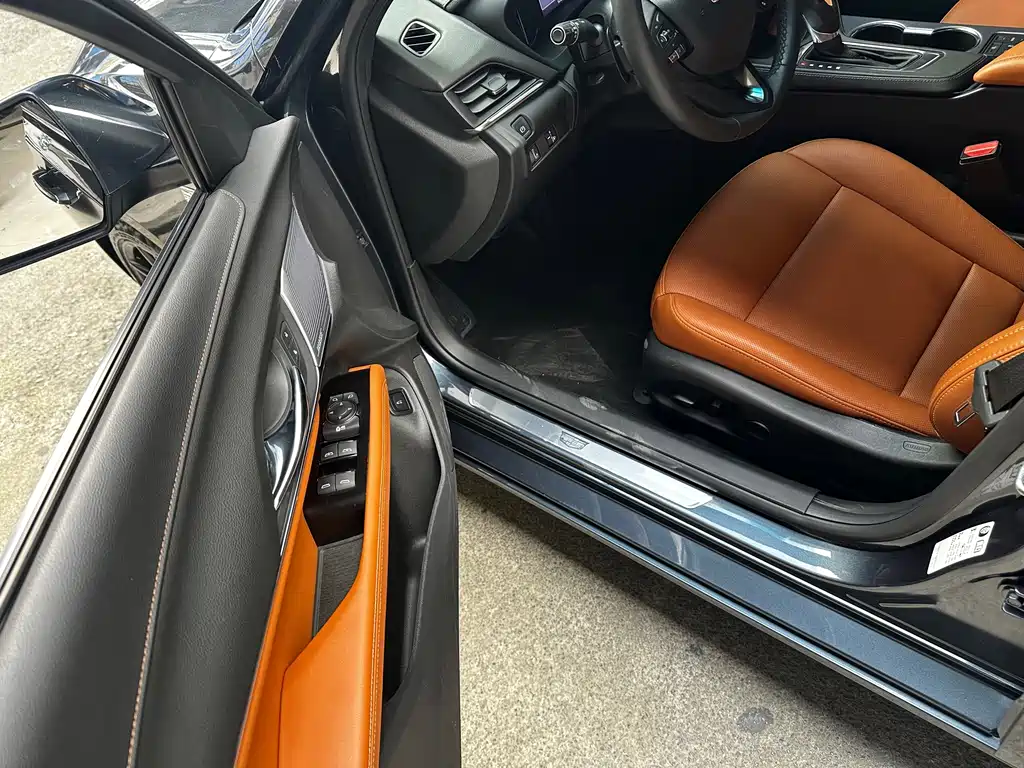 Cadillac CT4 — миниатюра 4