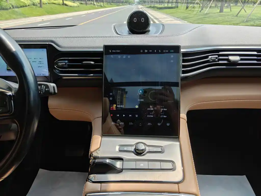 NIO ES6 — миниатюра 13