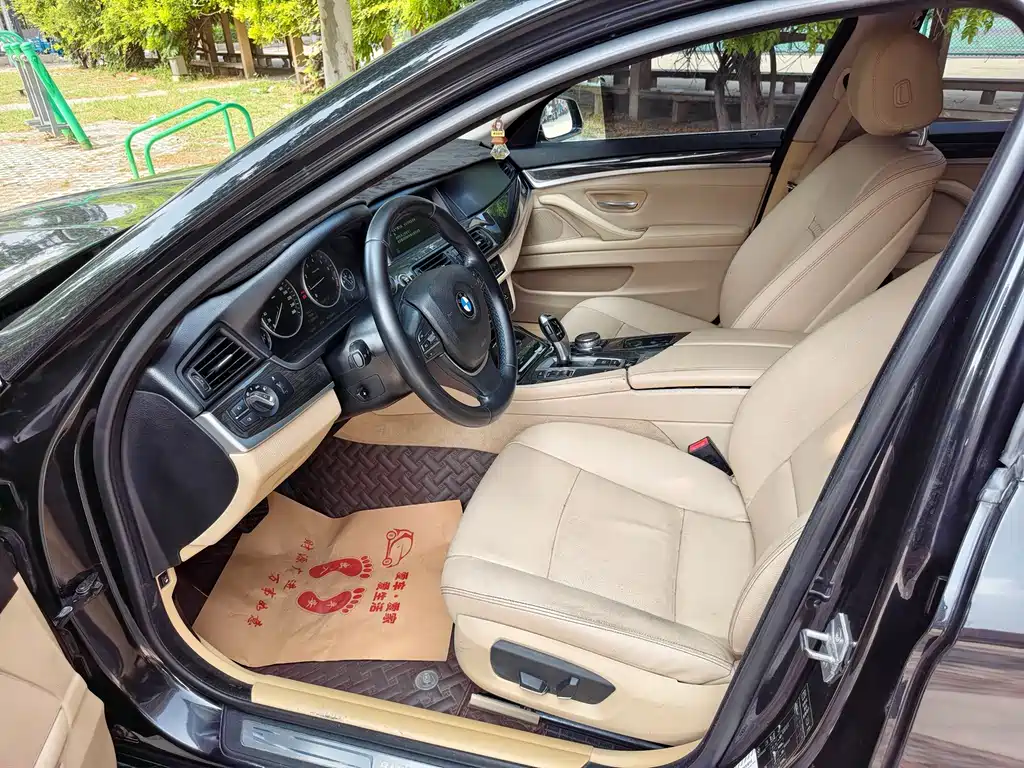 BMW 5 Series — миниатюра 6