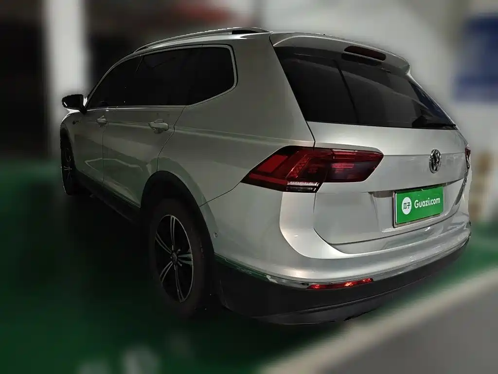 Volkswagen Tiguan L — миниатюра 25