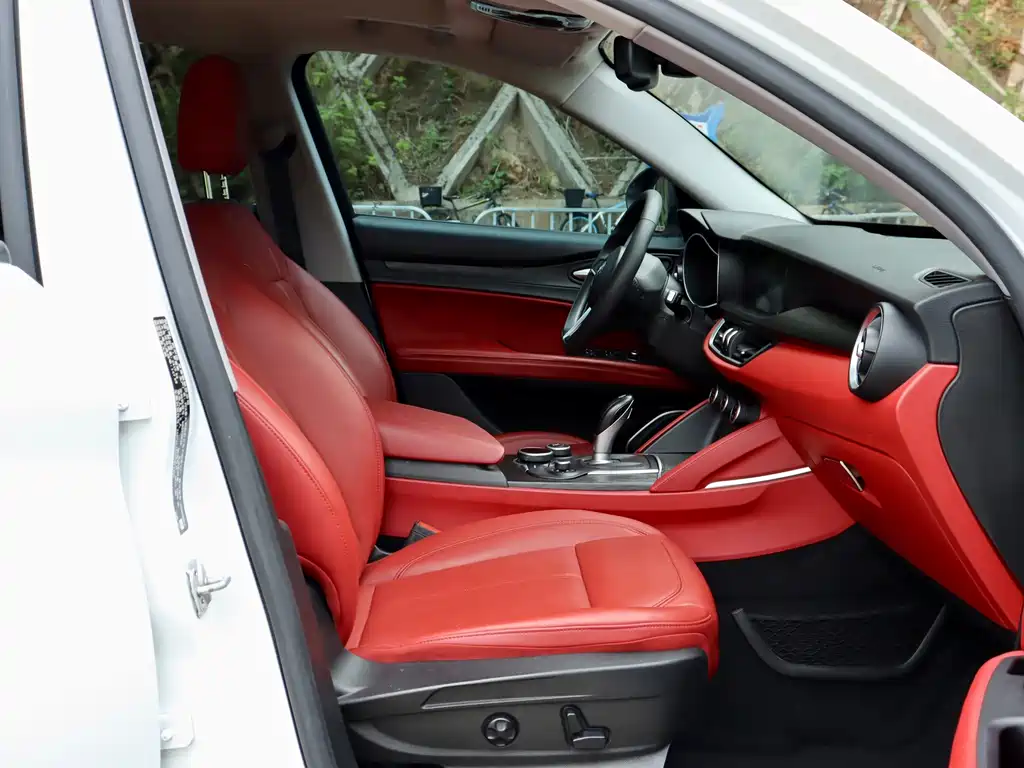 Alfa Romeo Stelvio — миниатюра 11