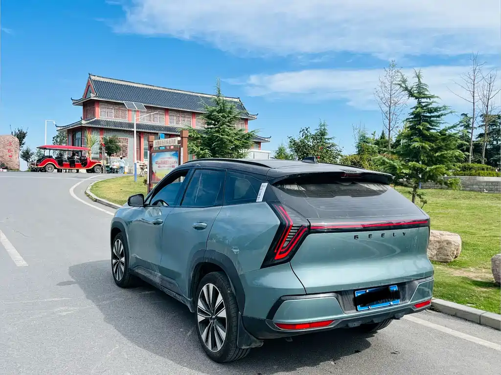Geely Boyue L — миниатюра 8