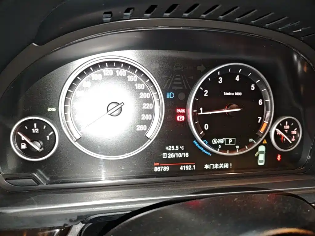 BMW 5 Series — миниатюра 12