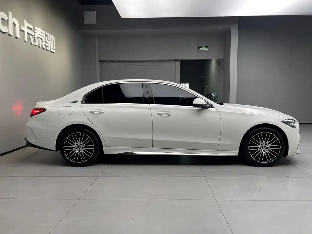 Mercedes-Benz C-Class — миниатюра 7